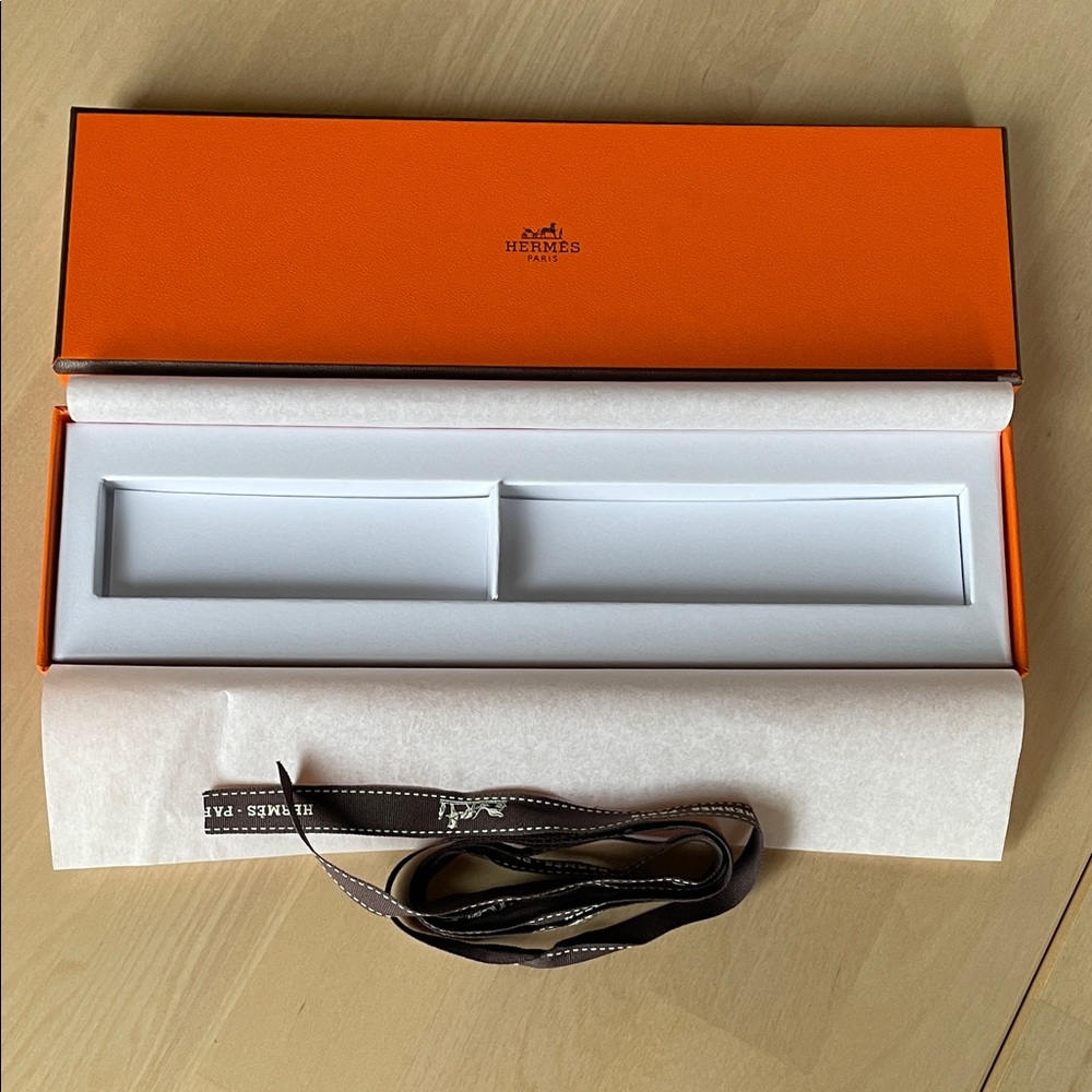 Auth. Hermès Orange Watch Band Box with Brown Hermès Ribbon (bolduc)